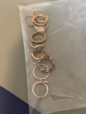 Rose Gold Stackable Women's Ring Set - Versatile Fashion Rings